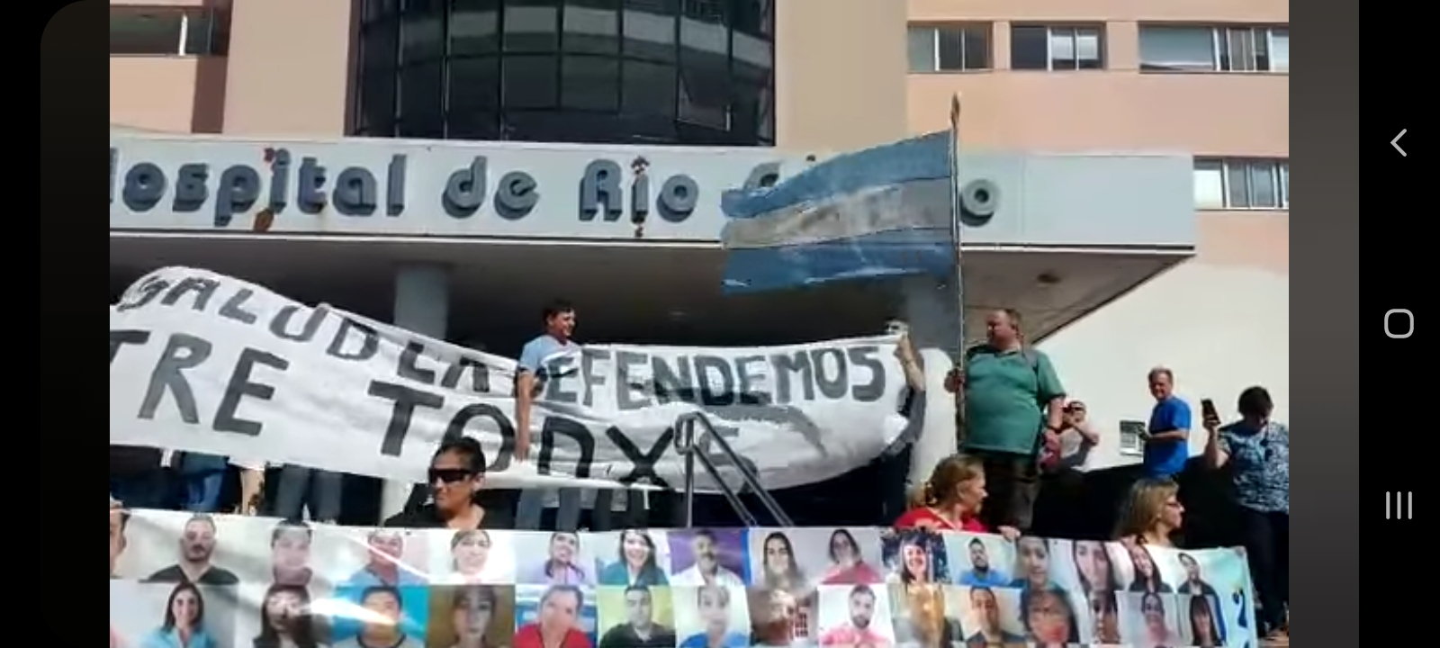 Fuerte protesta de los trabajadores de la Salud en el Hospital en ...